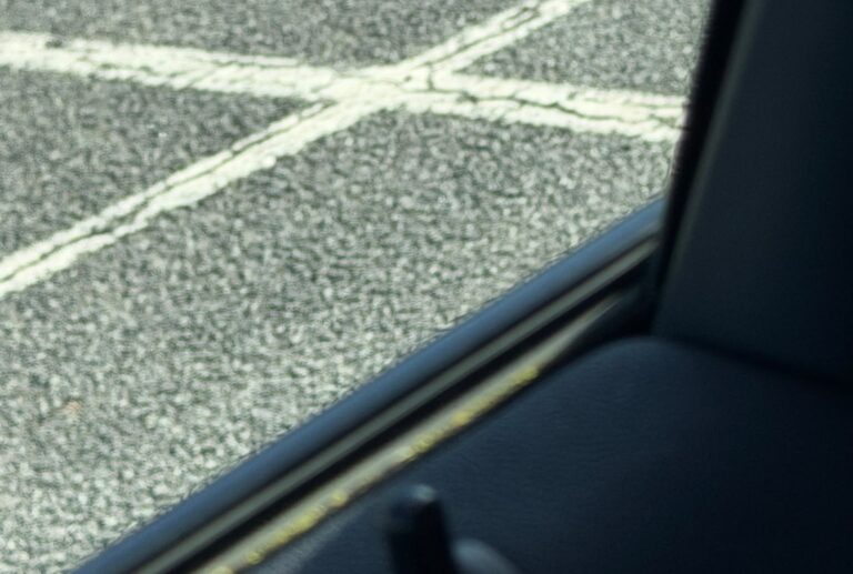 Reference point for stopping when reverse bay parking